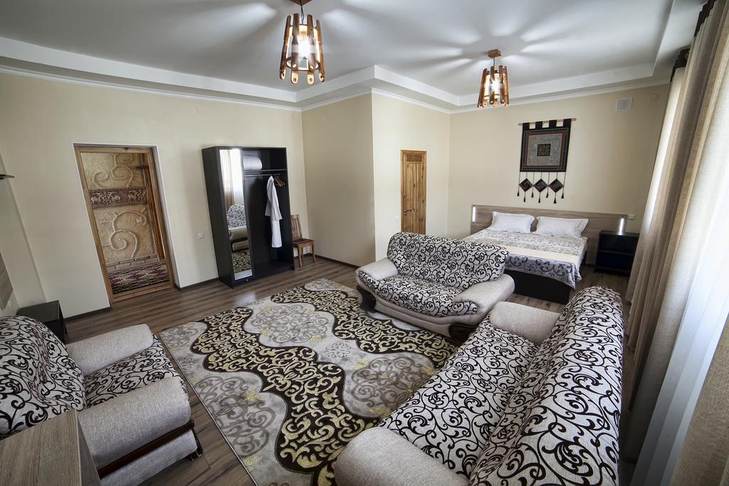 Ethno Boutique Hotel Osh Habitación foto
