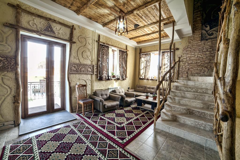 Ethno Boutique Hotel Osh Exterior foto