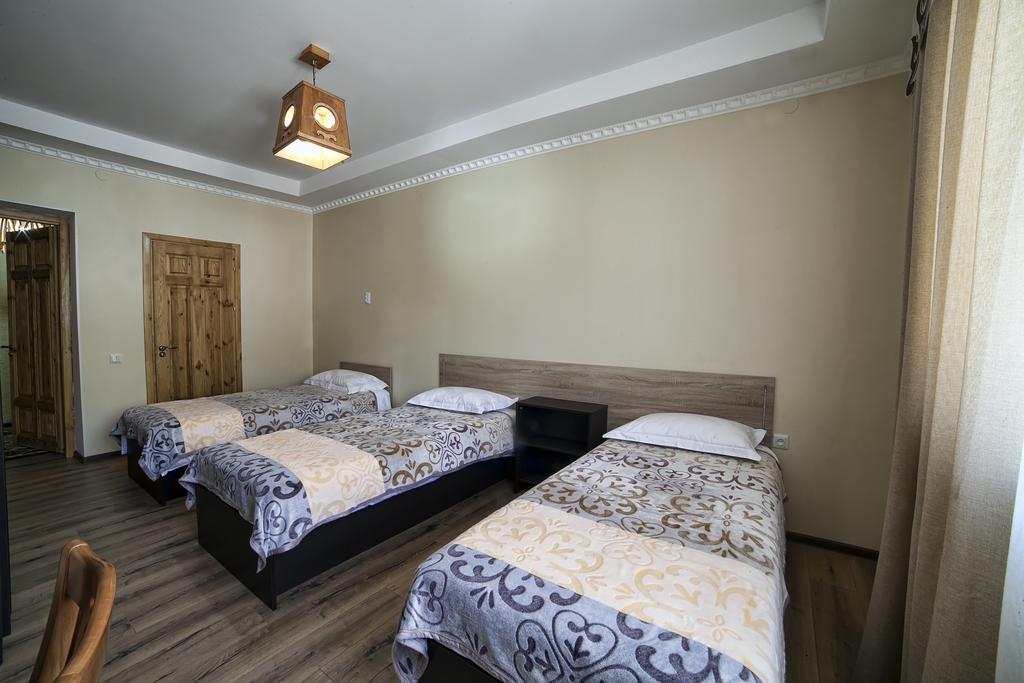 Ethno Boutique Hotel Osh Habitación foto
