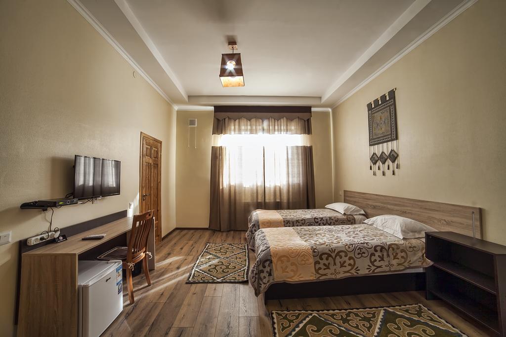 Ethno Boutique Hotel Osh Habitación foto