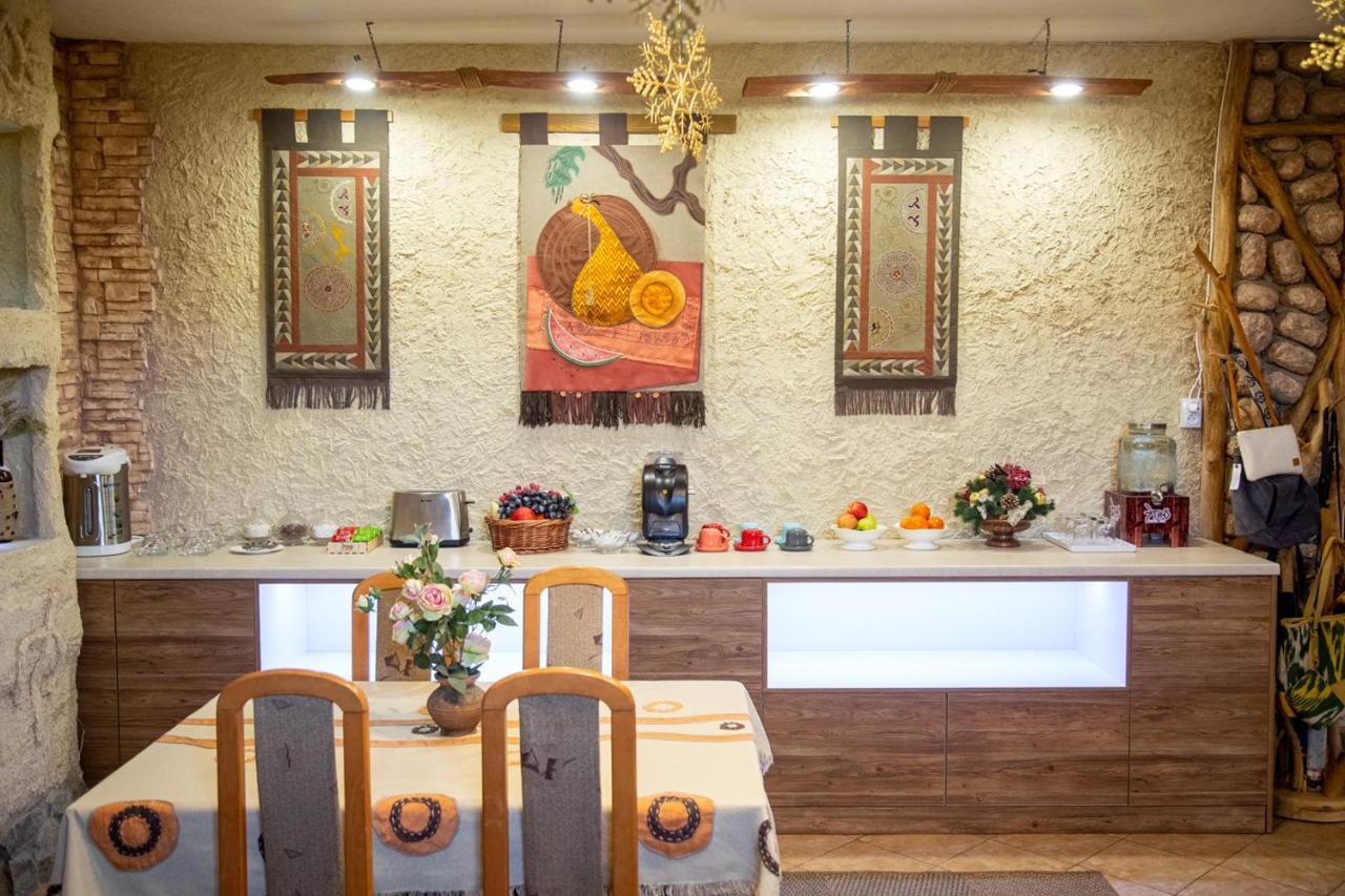 Ethno Boutique Hotel Osh Exterior foto